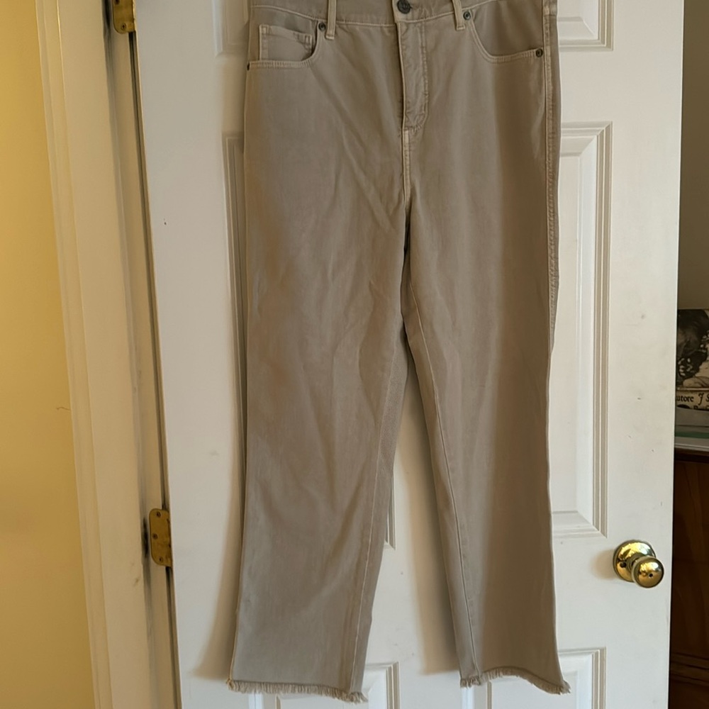 Women’s Loft pants with stylish shredFringed bottom